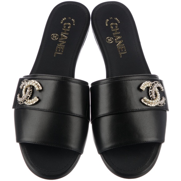 New CHANEL Black Leather Sandal Slide Lambskin CC Pearls Crystals Flats … - Picture 3 of 11